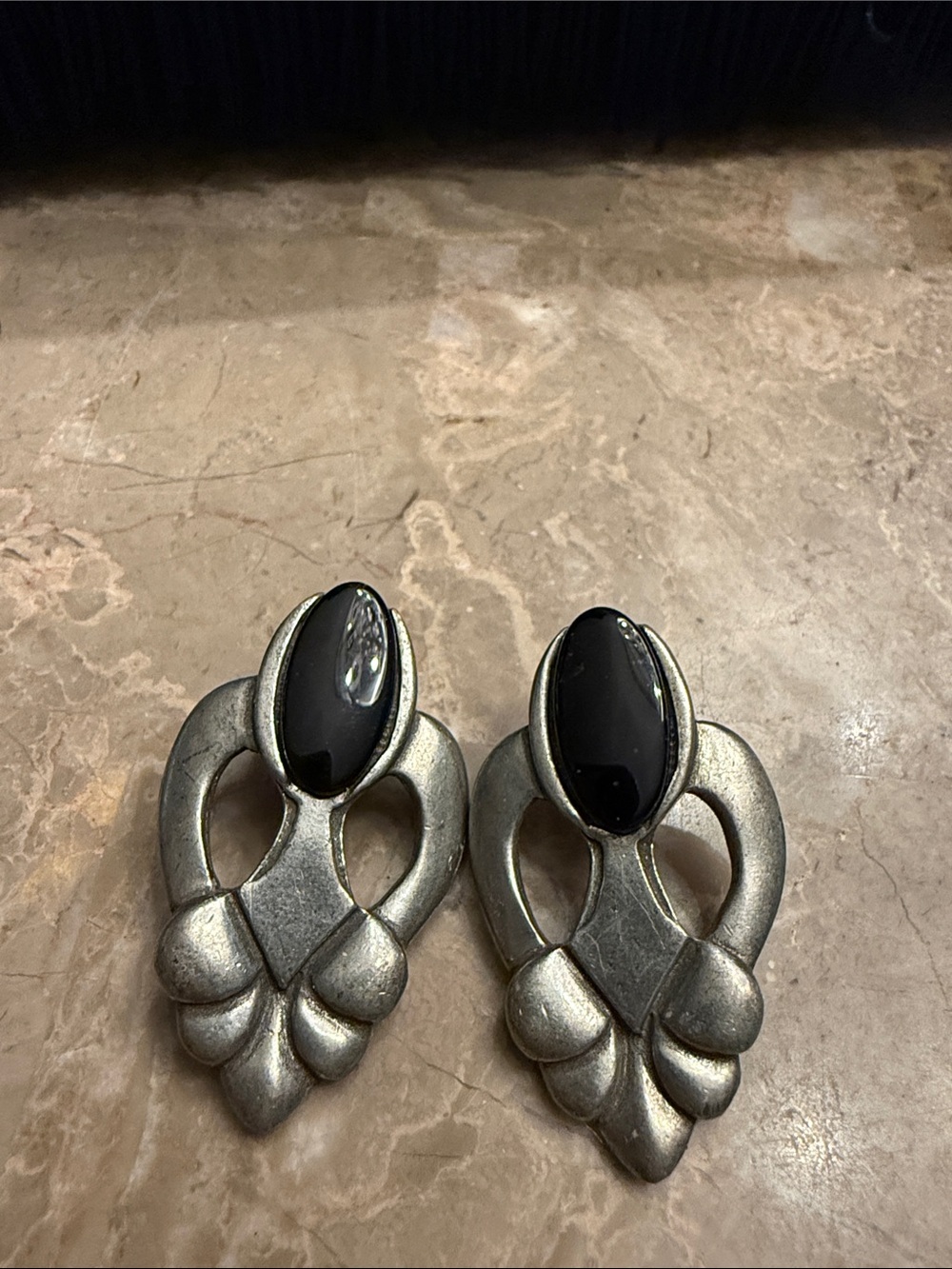 Vintage 1988 seagull pewter brand Canada black glass earrings pierced